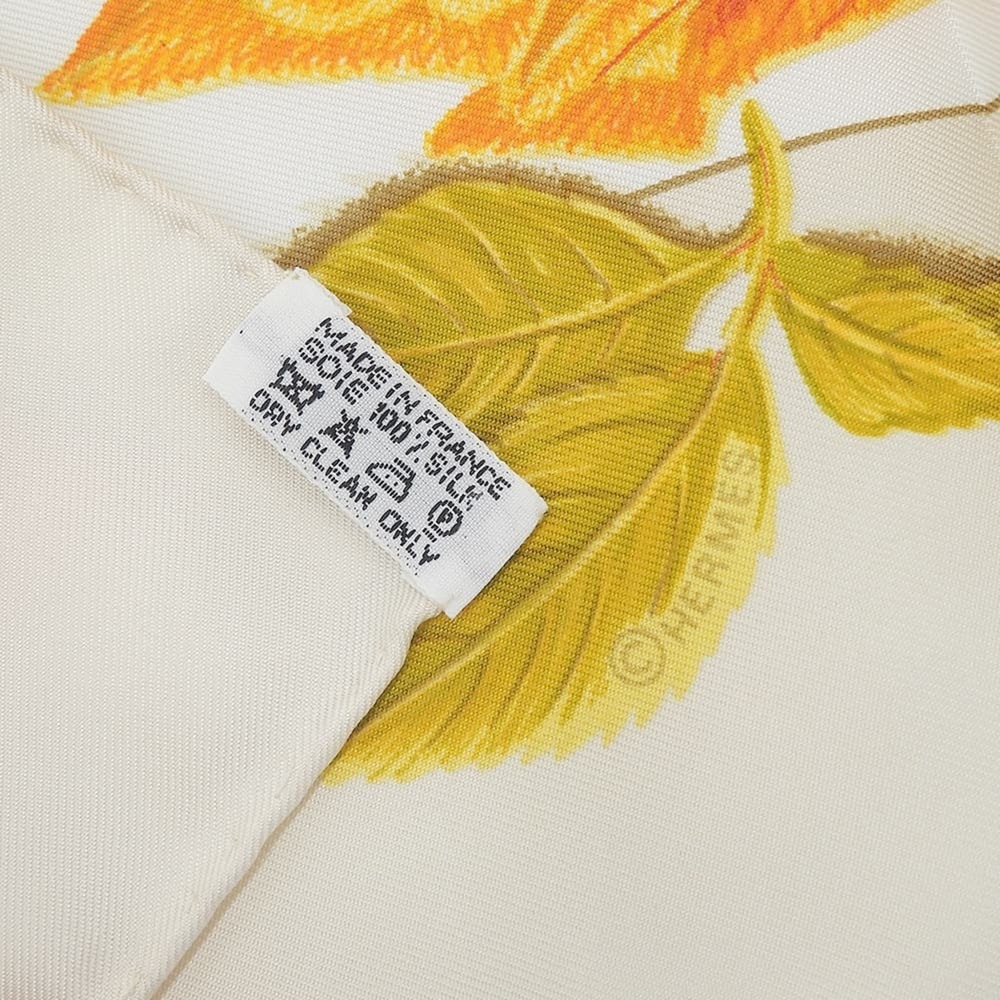 Hermes Carre 90 LA ROSEE (Rose Drop) Scarf/Muffler, Silk, Light Beige, Orange... - Picture 9 of 9
